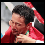 山中慎介が涙のTKO負け(画像・ルイスネリ動画)。タオル投入に会長怒り、具志堅の１３防衛記録届かず。