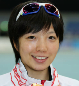 小平奈緒を獣と形容したアナウンサーに批難(誰?)。メガネが可愛い