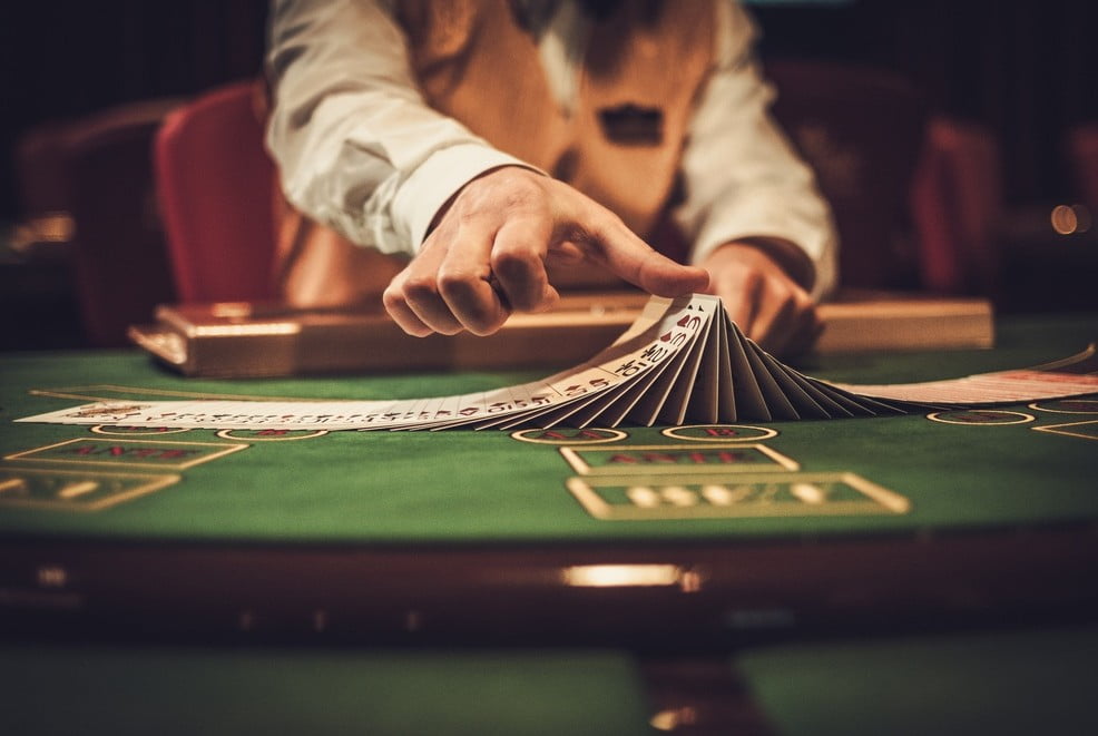 オンラインカジノで「カジノの王様」バカラを楽しもう！ルールと魅力を解説